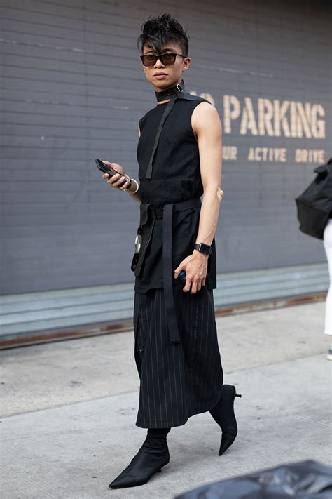 14 Of The Best Androgynous Street Style Looks From Mens Fashion Week In 2020 Gender Fluid
