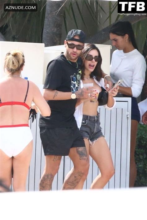 Bruna Marquezine Sexy Seen Flaunting Her Hot Figure Wearing Shorts In Miami Beach With Neymar