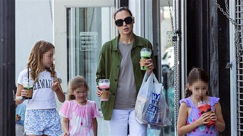 Gal Gadot And Daughters Alma And Maya Spotted In Los Angeles Photo