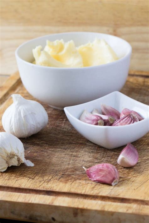 How To Make Your Own Easy Homemade Garlic Butter
