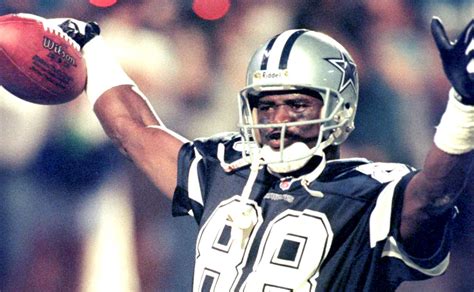 Michael Irvin Happy The Cowboys Havent Retired His Number Fox Sports