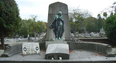 Bressoux ⭐ , belgium, liège: Bressoux - Monument aux combattants et aux victimes des ...
