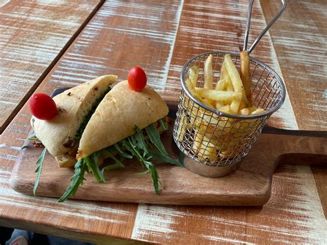 Atrakcija meeples cafe, subang jaya: 茶) The Foxhole Bakery Cafe @ Subang Jaya - またマレーシアに住むらしい ...