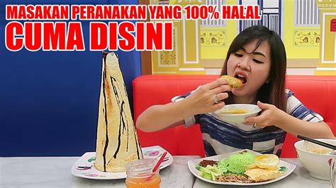 Wow very very delicious i eat nasi lemak(fat rice) everyday the most popular one is nasi lemak antarabangsa in kg baru kl malaysia come people visit malaysia n taste the real pot of malaysian nasi lemak(fat rice) p/s sorry. NASI LEMAK HIJAU ALA-ALA SINGAPORE - YouTube