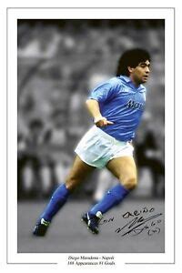 In 1984, maradona played a fundraising match in one of the poorest suburbs of naples to aid a sick child in need of an expensive operation. Diego Maradona napoli légende signé soccer d'impression ...