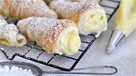 Check spelling or type a new query. Cannoncini di pasta sfoglia ripieni di un'ottima crema ...
