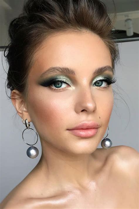Wedding Makeup Trends 30 Looks For Brides And Guests 2022 Guide