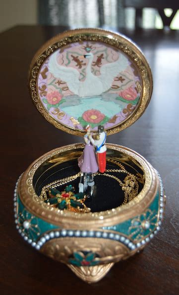 Anastasia Music Box And Necklace Nyc Broadway Trip — Mack Packing