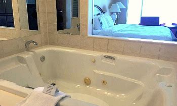 Find cheap hotels and discounts, compare hotel deals, offers and read unbiased reviews on hotels. Niagara Falls Hotel Whirlpool Tub in 2020 | Whirlpool tub ...