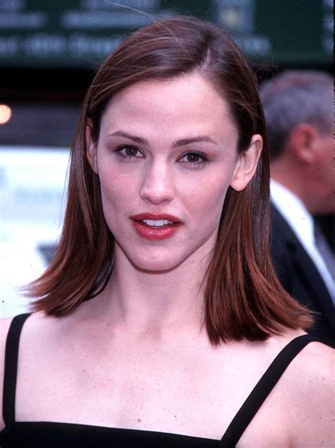 This actor who played young jennifer garner looks exactly like her now. Jennifer Garner, Before and After | Jennifer garner hair ...