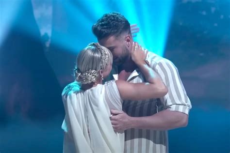 Harry Jowsey Denies Mid Dance Kiss With Dwts Partner Rylee Arnold