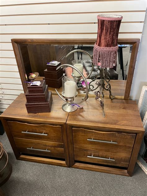 Closeout Bedroom Set Furniture Buy Consignment