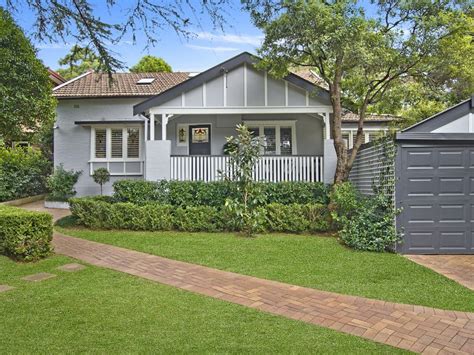 5 remember that a nice stack of fresh towels or linens is a thing of beauty. California Bungalow architectural style in Australia