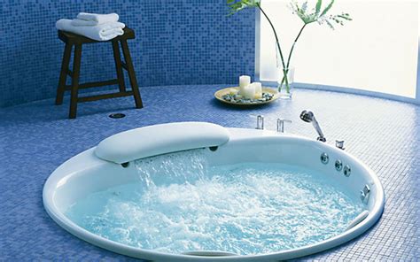The best whirlpool tubs from top brands including woodbridge,american standard,anzzi and many more. Air Bath vs Whirlpool Tub | DMJ ... | Whirlpool tub, Tub ...