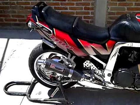 Black and red gsxr and their inbuilt electrical aid control helps with multiple systems that make them superbikes. 1992 SUZUKI GSXR 1100 N - YouTube