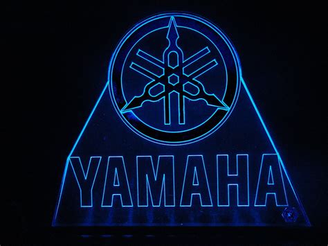 Temukan pin ini dan lainnya di yamahas oleh eric schmaus. TeknoArtes - Displays Luminosos - Logo Yamaha ...