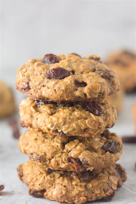 Print friendly version bookmark it! Low-Fat Oatmeal Raisin Cookies - Savvy Naturalista