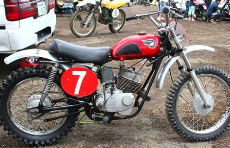 Bikes by body type cafe racer. 1968 250cc rotary valve Kawasaki Bushwacker converted to ...