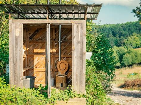 How Does a Composting Toilet Work? - Compost Authority