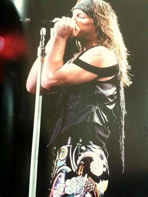 Jon bon jovi hairstyle one of the most consistently admired and successful stars in the genre of rock music, jon bon jovi has been there and seen it all! Love these long hair days, the best!! | Jon bon jovi, Bon ...
