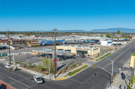 1900 Union Ave Bakersfield, CA 93305 - Retail Property for Lease on