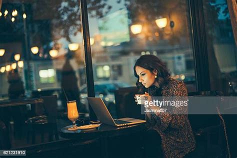Busy Coffee Shop Night Photos And Premium High Res Pictures Getty Images