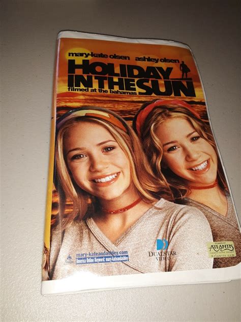 Mary Kate Ashley Olsen Holiday In The Sun VHS 2001 92 85393744137