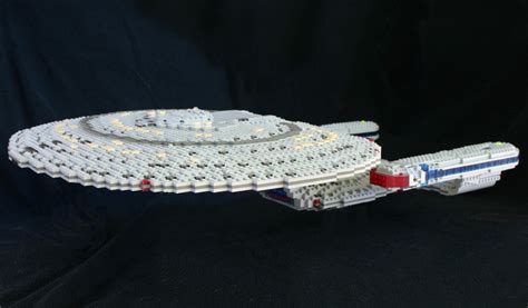 50 Jahre Star Trek Lego Moc Uss Enterprise Ncc 1701 D Zusammengebaut