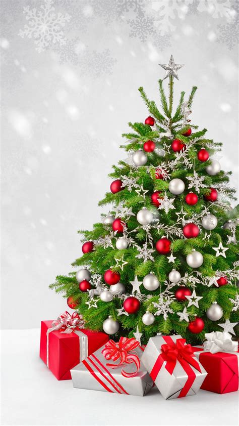 Green Norwegian Pine Artificial Christmas tree. 6.5ft tall ...