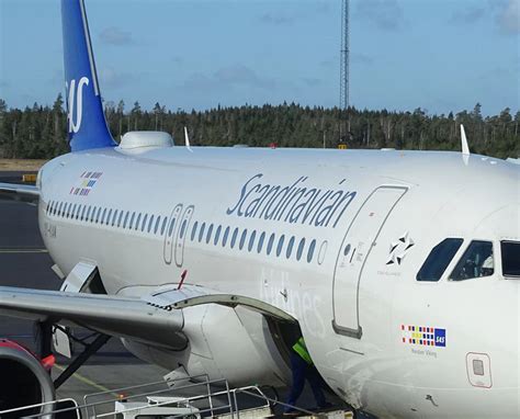 Mikael smedberg, vd örebro flygplats detta har häntett mindre flygplan kraschade mot marken efter att ha drabbats av ett haveri när det skulle lyfta från öre. Hyra bil Örebro flygplats (ORB) - Billiga hyrbilar ...