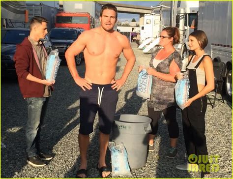 Stephen Amell Takes The Ice Bucket Challenge Watch Him In All His Shirtless Glory Here Photo