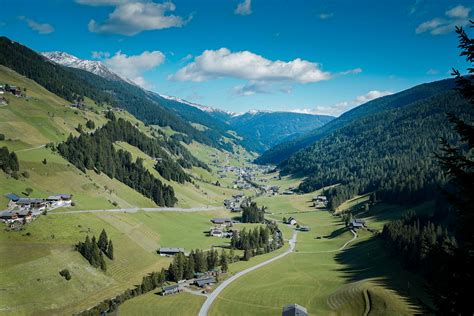 Silliano) ist eine marktgemeinde im hochpustertal an der westlichen grenze osttirols im bezirk lienz in österreich.mit 2030 einwohnern (stand 1. Digitaler Ortsplan • Gemeinde Innervillgraten - Osttirol ...