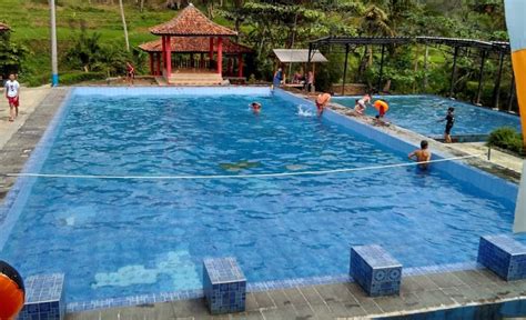 Salah satu cara yang bisa kamu lakukan adalah dengan bersantai di kolam renang dan menikmati air dingin di tengah teriknya matahari. Deretan Kolam Renang di Kuningan Beserta Tiket Masuknya | Trip Jalan Jalan