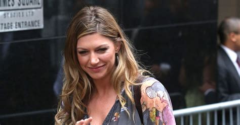 Macallan was born in sarasota, florida. Jes Macallan participant à l'émission Good Morning America ...