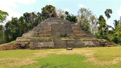 Lamanai Mayan Ruins In Belize Tales Of A Backpacker