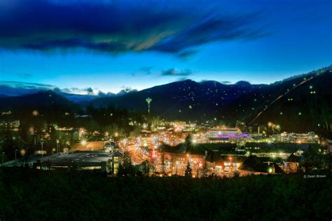 Great outdoor cabin rentals pigeon forge cabin rentals and gatlinburg cabins in the great smoky mountains of tennessee. Gatlinburg, Chalet Village & Pittman Center | Gatlinburg ...