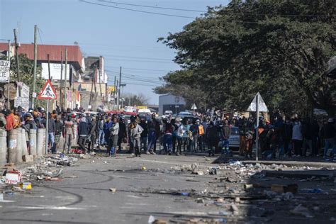 Arrests Deaths Double As Isolated Looting And Vandalism Spread Beyond Gauteng And Kzn The