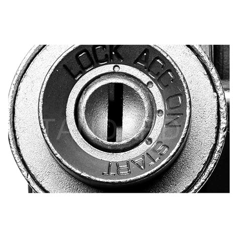 Standard® - GEO Tracker 1994-1995 Ignition Lock and ...
