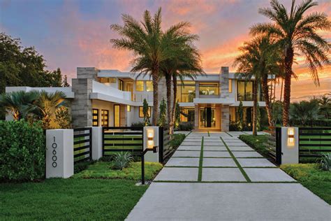 Contemporary Architecture Shapes A Minimalist Pinecrest Home Florida