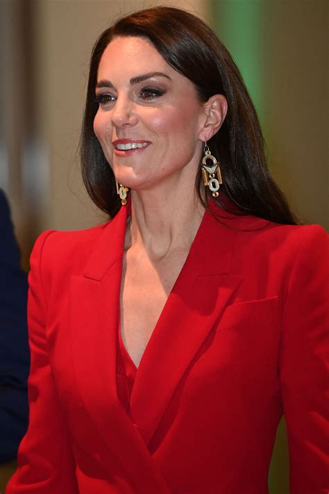 Kate Middleton Rewears A Pair Of Bold Under 100 Earrings Vogue