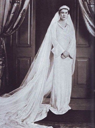 Chiamiamoli come ci piace di più e se volete vedere gli altri andate nella rubrica i veri matrimoni. Abito da sposa anni 30 originale # ...