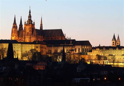 Sur le pont du film triple prague by night. Le Château de Prague, en République Tchèque | Chateau a ...