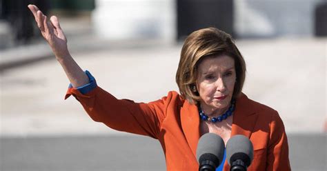 Nancy Pelosi Awkwardly Asks Audience To Clap After Inflation Speech