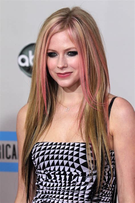 Looking every inch the young rebel, avril is wearing her fabulous long hair in defined loose waves that are very tousled for a casual look. Avril Lavigne Straight Ash Blonde Hairstyle | Steal Her Style