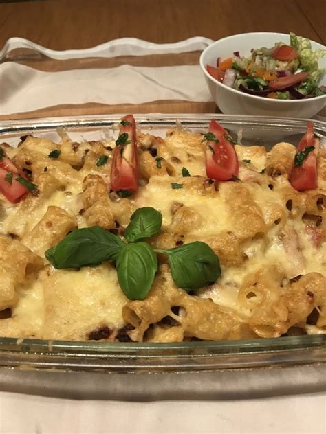 Wenn es ein gericht gibt, dass ich grundsätzlich bei jedem italiener als erstes esse, dann sind das rigatoni al forno. Rigatoni al forno von Cpt_Big_Tony | Chefkoch.de