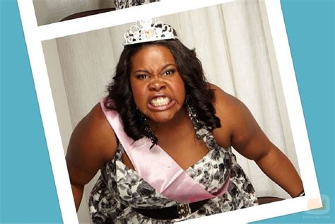 Amber Riley Con Cara De Pocos Amigos Fotos Formulatv