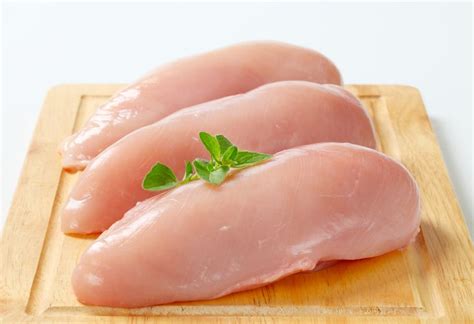 Lemon chicken scallopini with spinach. 8 boneless, skinless thin chicken cutlets | Dinner | Pinterest