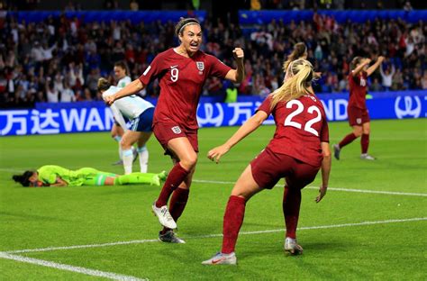 England Reach Knockout Stages After Argentina Win