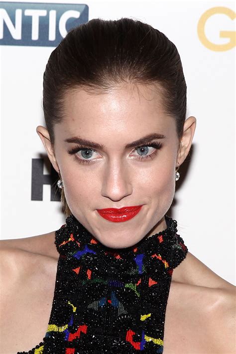 Are You Ready For Light Eyeliner Let Allison Williams Show You How To