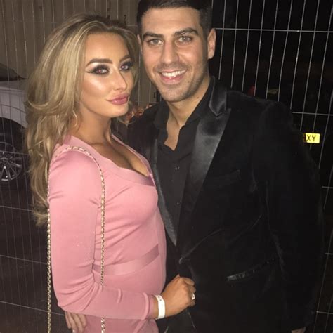 Chloe dates all of our islander lads. Love Island's Chloe Wants A "New Man" & Now Her TOWIE Ex ...